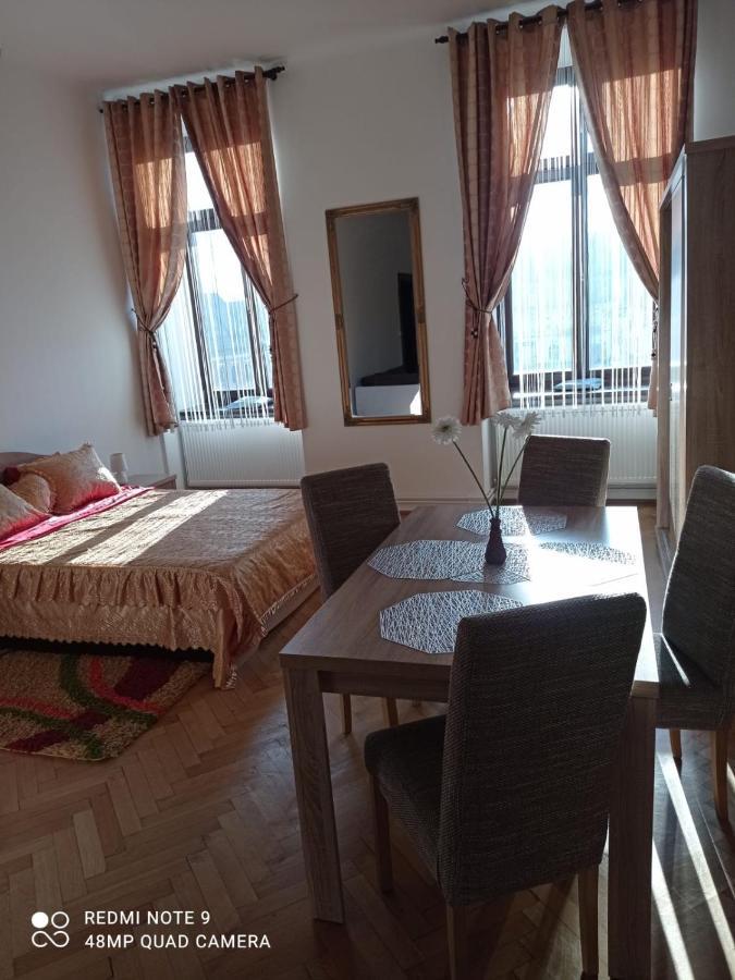 בראשוב Apartament Piata Sfatului מראה חיצוני תמונה