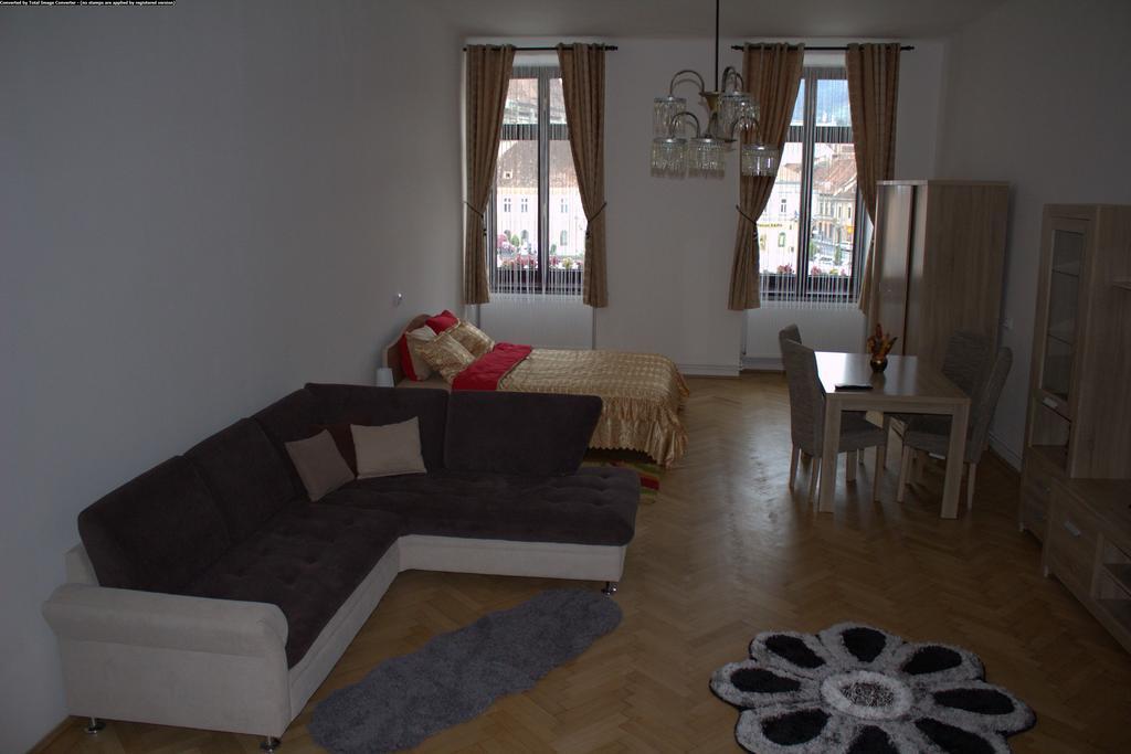 דירות בראשוב Apartament Piata Sfatului מראה חיצוני תמונה